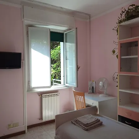 Guest house Art House *