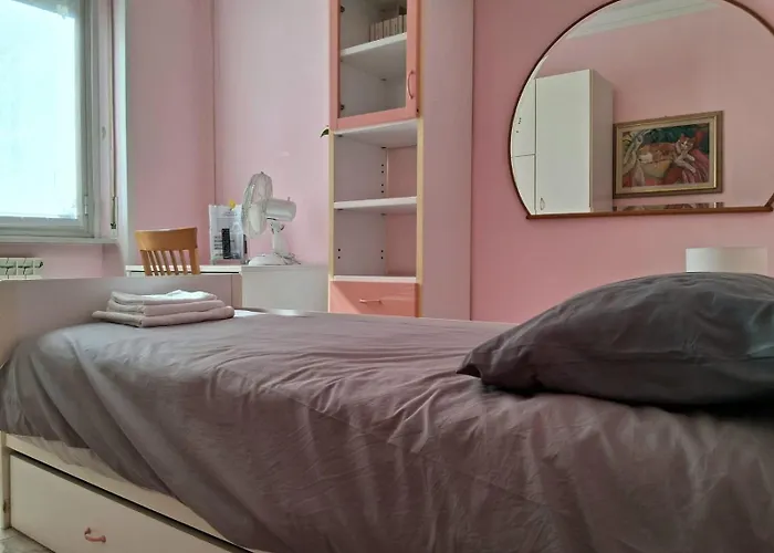 Art House Guest house *